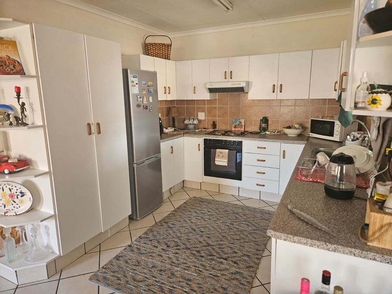 2 Bedroom Property for Sale in Heiderand Western Cape